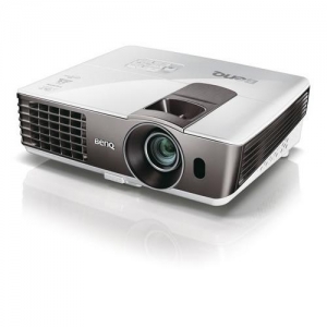 BenQ MX710 DLP / 1024x768 / 2700 ANSI / 5300:1 / 30db / 2.7kg / HDMI + LAN / 3D Ready