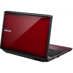 SAMSUNG R580-JT02 / i3 370M / 15.6" HD / 3072 / 320 / HD5470 (1024) / DVDRW / WiFi / BT / CAM / W7 HB / крышка Красная